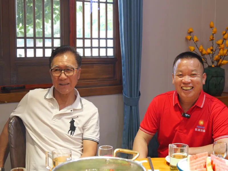 Банкет для клиентов, где можно обменяться идеями и сделать групповые фотографии